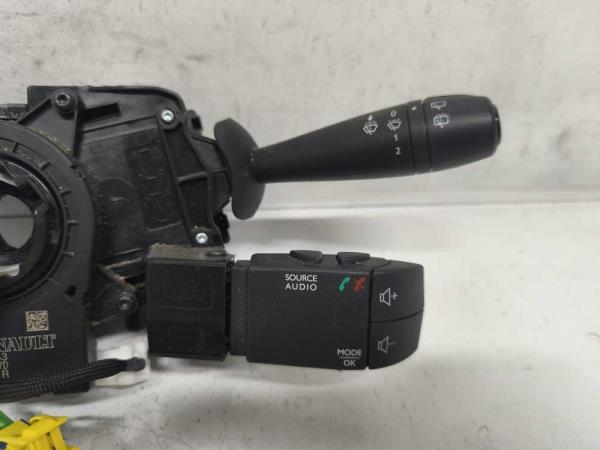 COMMODO VOLANT DACIA - Vue 3